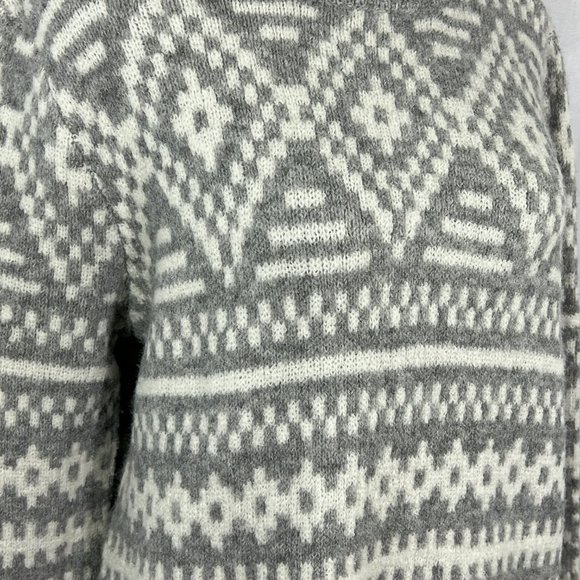 NWT Cupcakes & Cashmere Soft & Cozy Light Gray & White Print Sweater Sz … - Picture 4 of 8